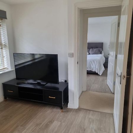 Bromley Common- Double Bedroom With En-Suite With Private Lounge In Shared Town House Екстер'єр фото