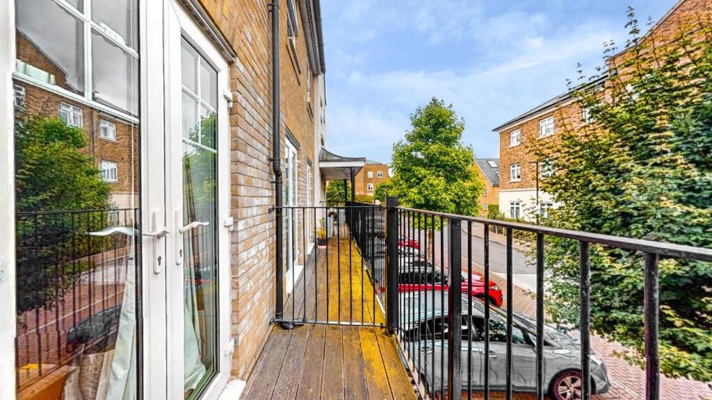 Bromley Common- Double Bedroom With En-Suite With Private Lounge In Shared Town House Екстер'єр фото