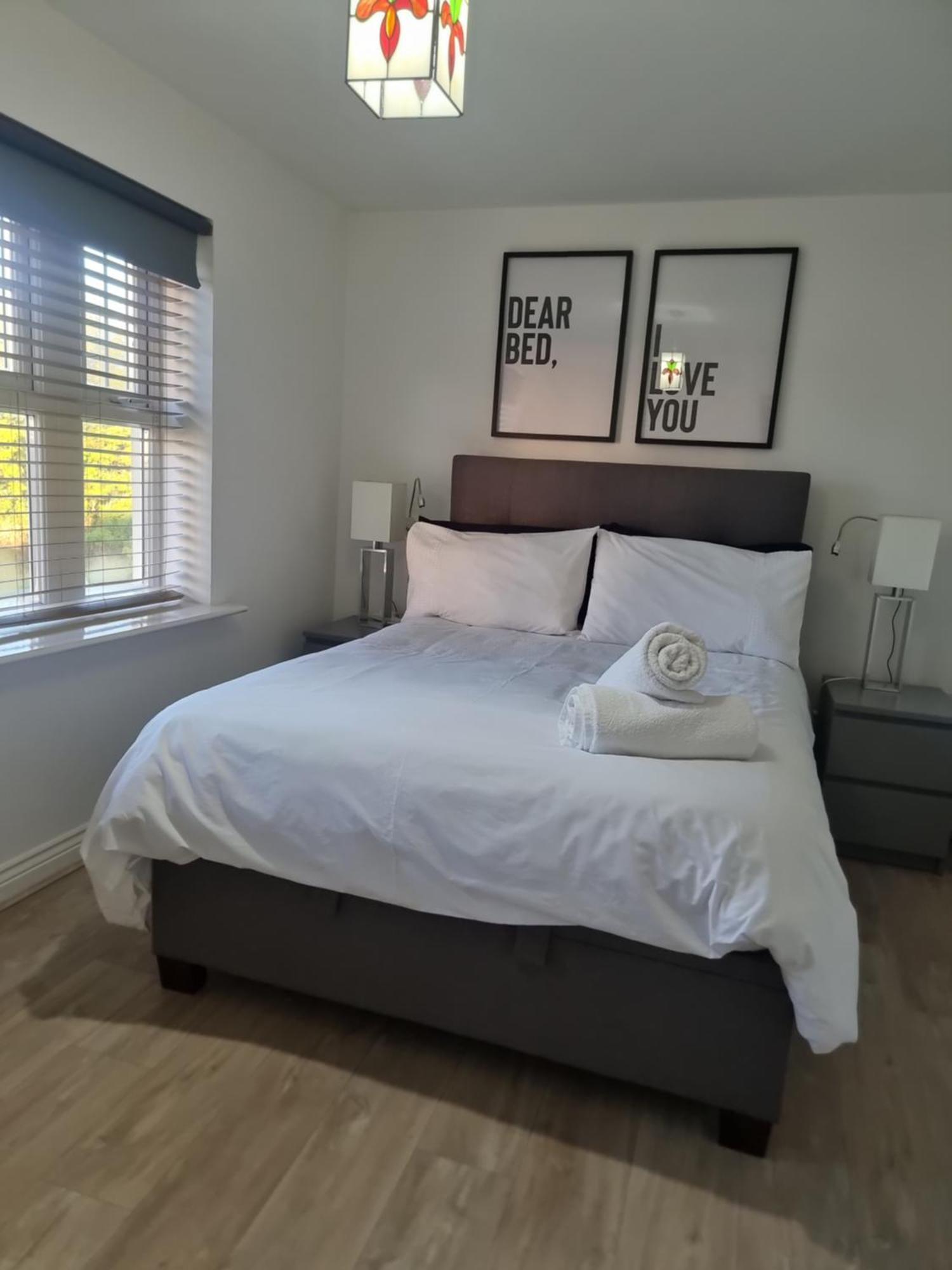 Bromley Common- Double Bedroom With En-Suite With Private Lounge In Shared Town House Екстер'єр фото