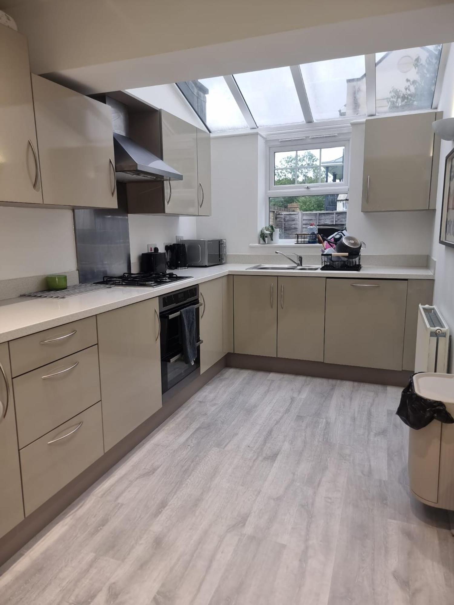 Bromley Common- Double Bedroom With En-Suite With Private Lounge In Shared Town House Екстер'єр фото